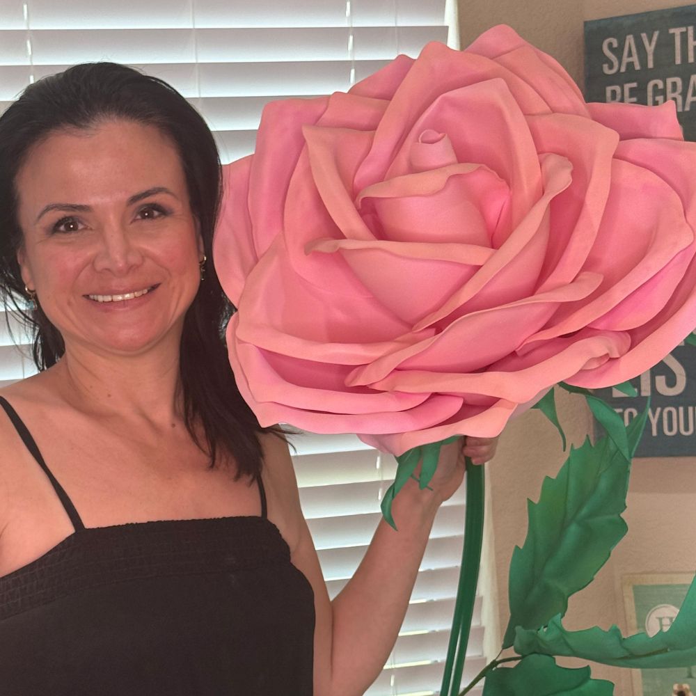 Amazing Giant Flowers DIY Giant Rose Kit Review: 5.0-Star EVA Foam Bloom