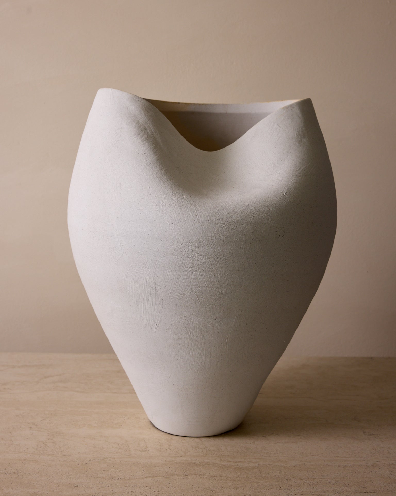 Belaré Home Delamo Ceramic Vase Review 2026: Is This 17" Sculptural Vase Worth It?