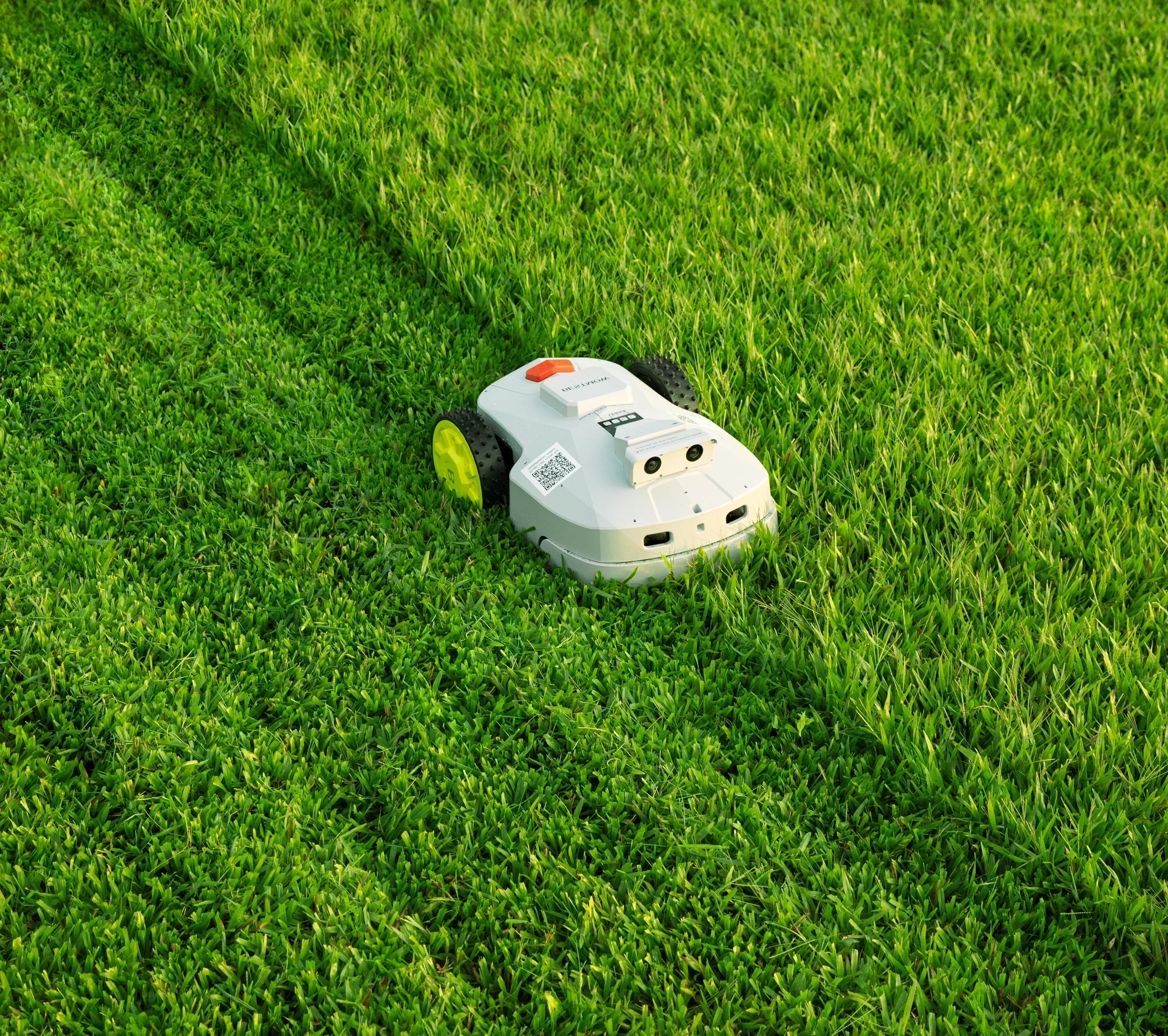 BESTMOW Titan-100 Robotic Lawn Mower Review: Full Acre Coverage on Autopilot