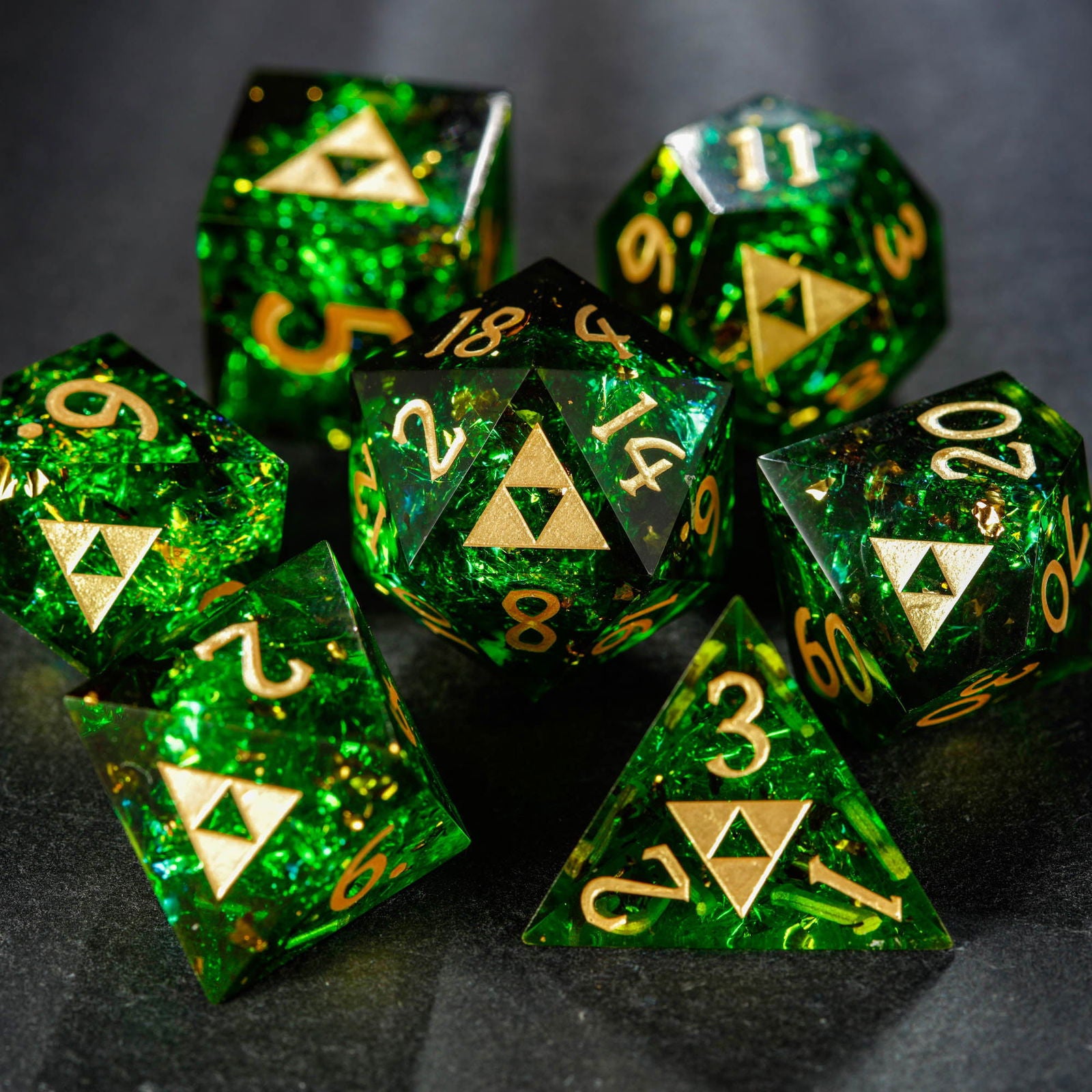 CrystalMaggie Dark Green Glitter Sharp-Edge Resin DnD Dice Set Review (Triforce-Themed)