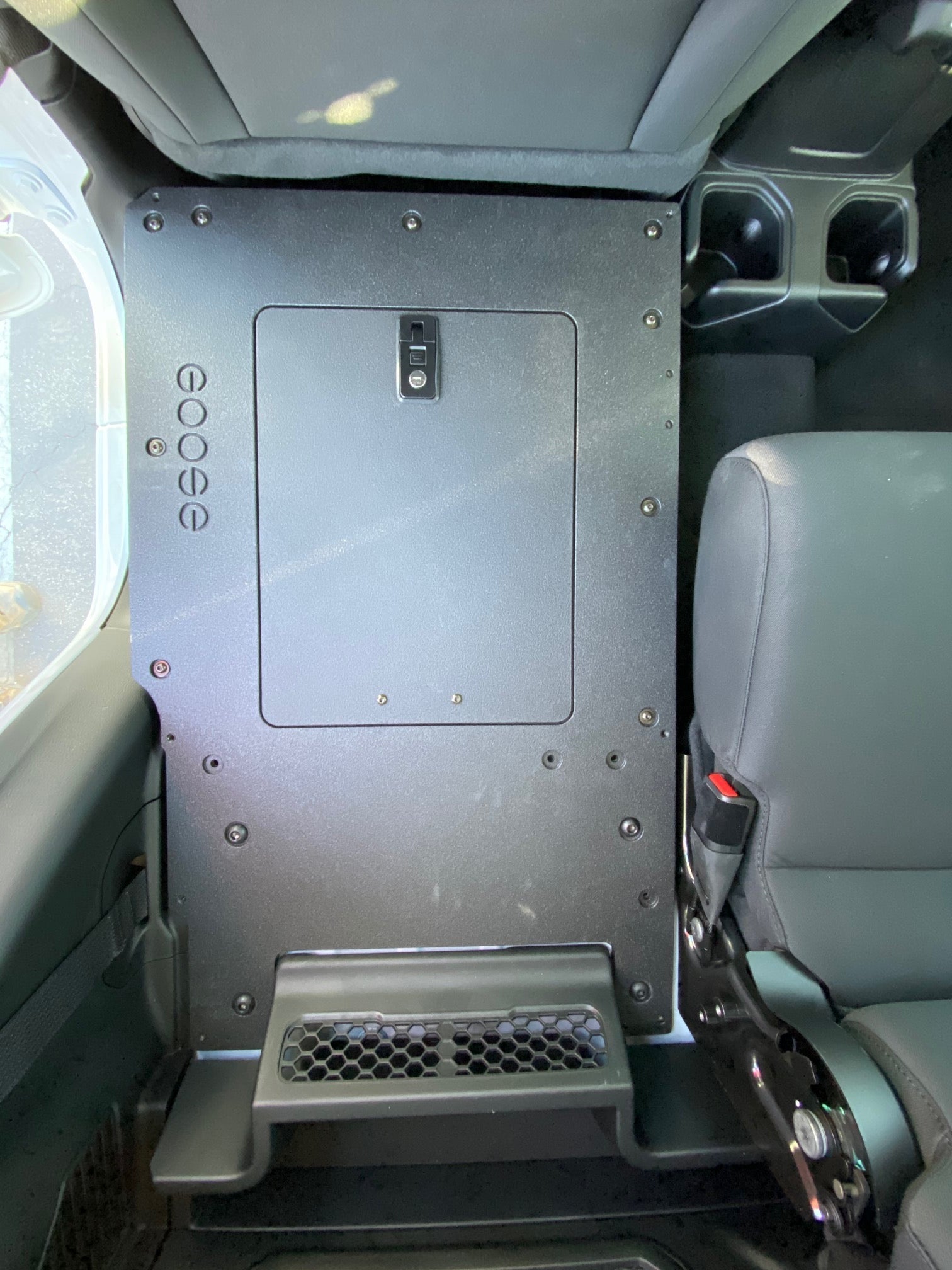 Goose Gear Jeep Gladiator JT Second Row Seat Delete Plate System Review