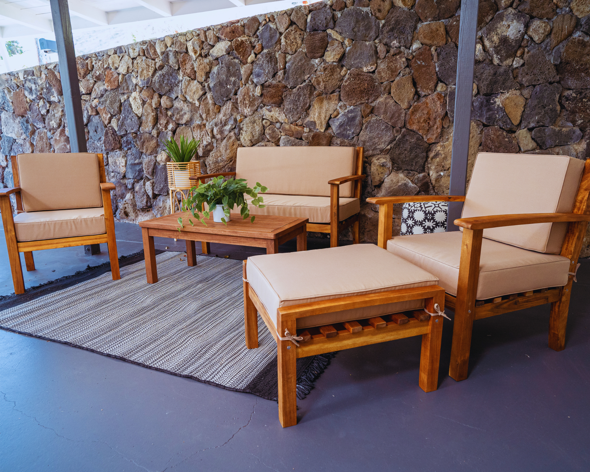 Hawaiian Discovery Furniture Riviera Daybed Review: Coastal Style Outdoor Living
