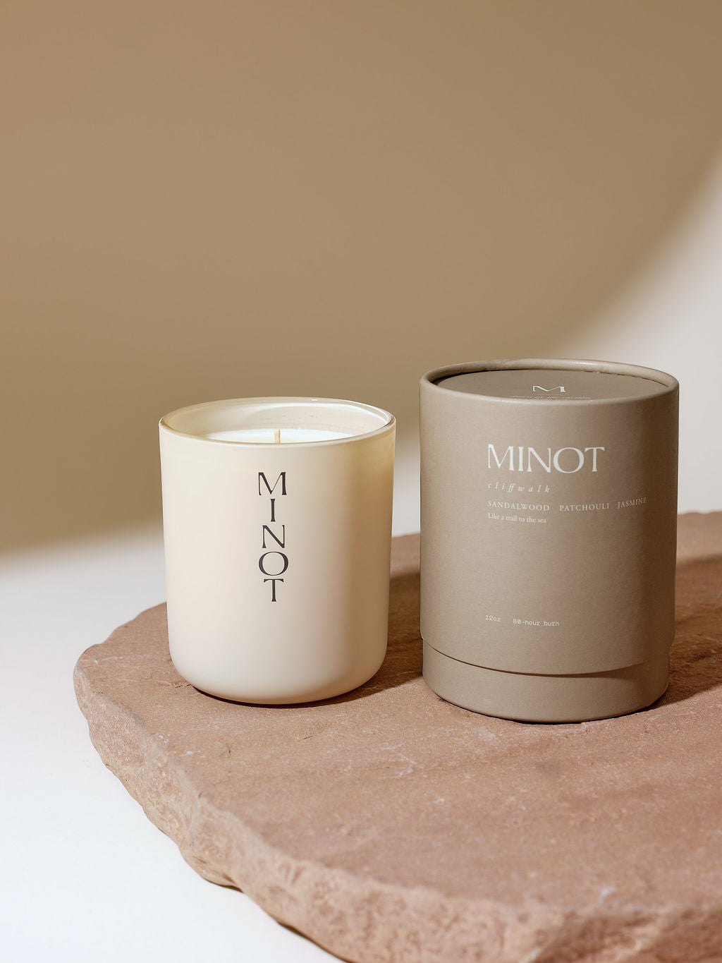 Minot Cliffwalk Candle Review: Sandalwood-Patchouli Soy Candle Breakdown