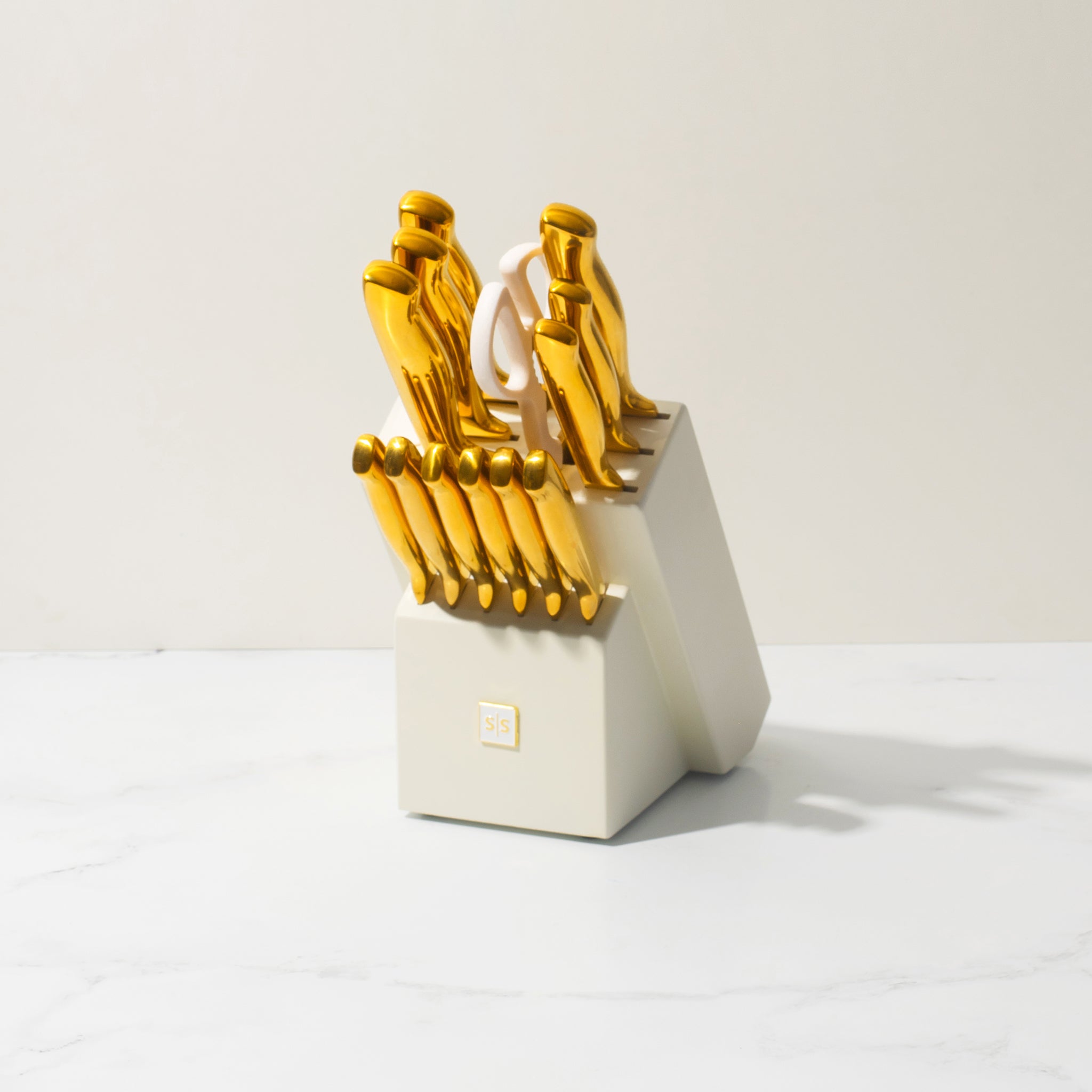 Styled Settings Gold Knife Set Review: 14-Piece Self-Sharpening Block Set
